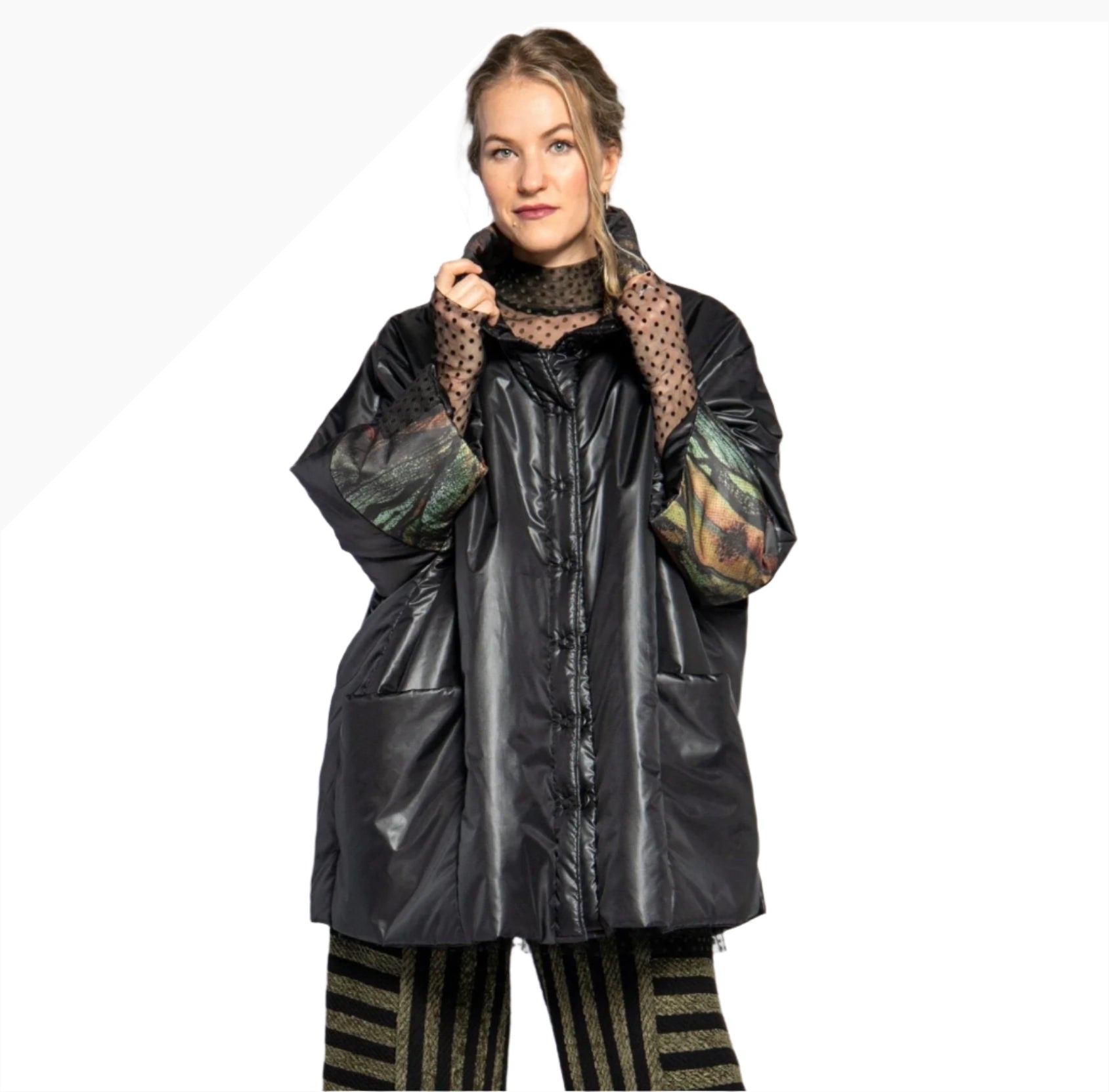 LUUKAA 23K318 Black One Size PU Wet Look Printed Cuff Jacket