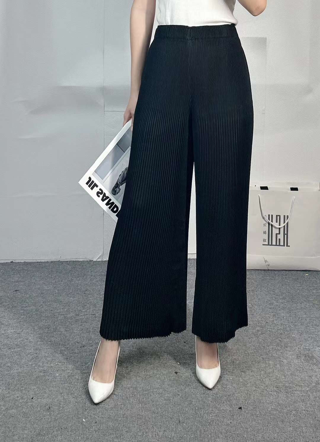 Vanité Couture 83065BK Black One-Size Permanent Pleat Pants