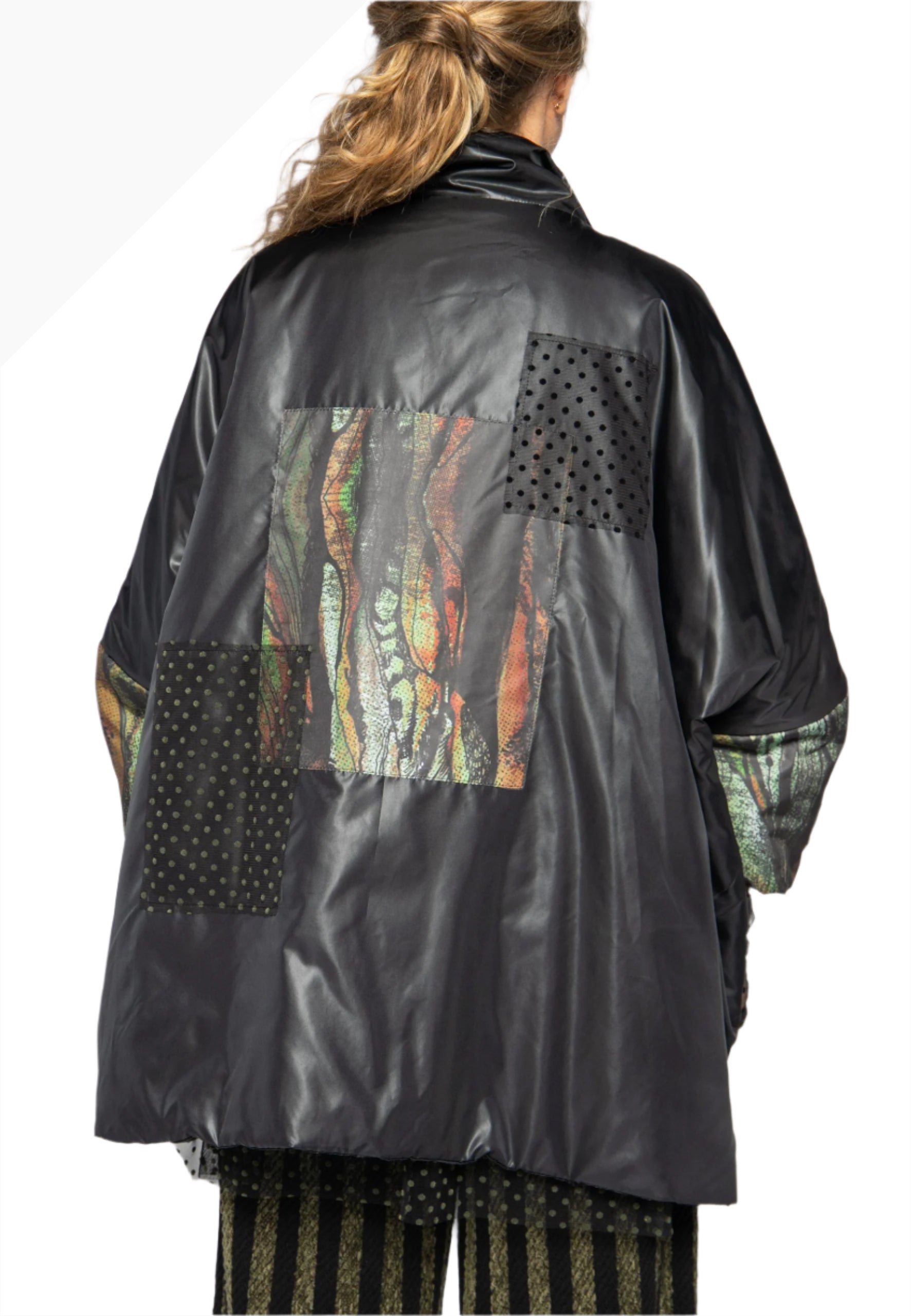 LUUKAA 23K318 Black One Size PU Wet Look Printed Cuff Jacket