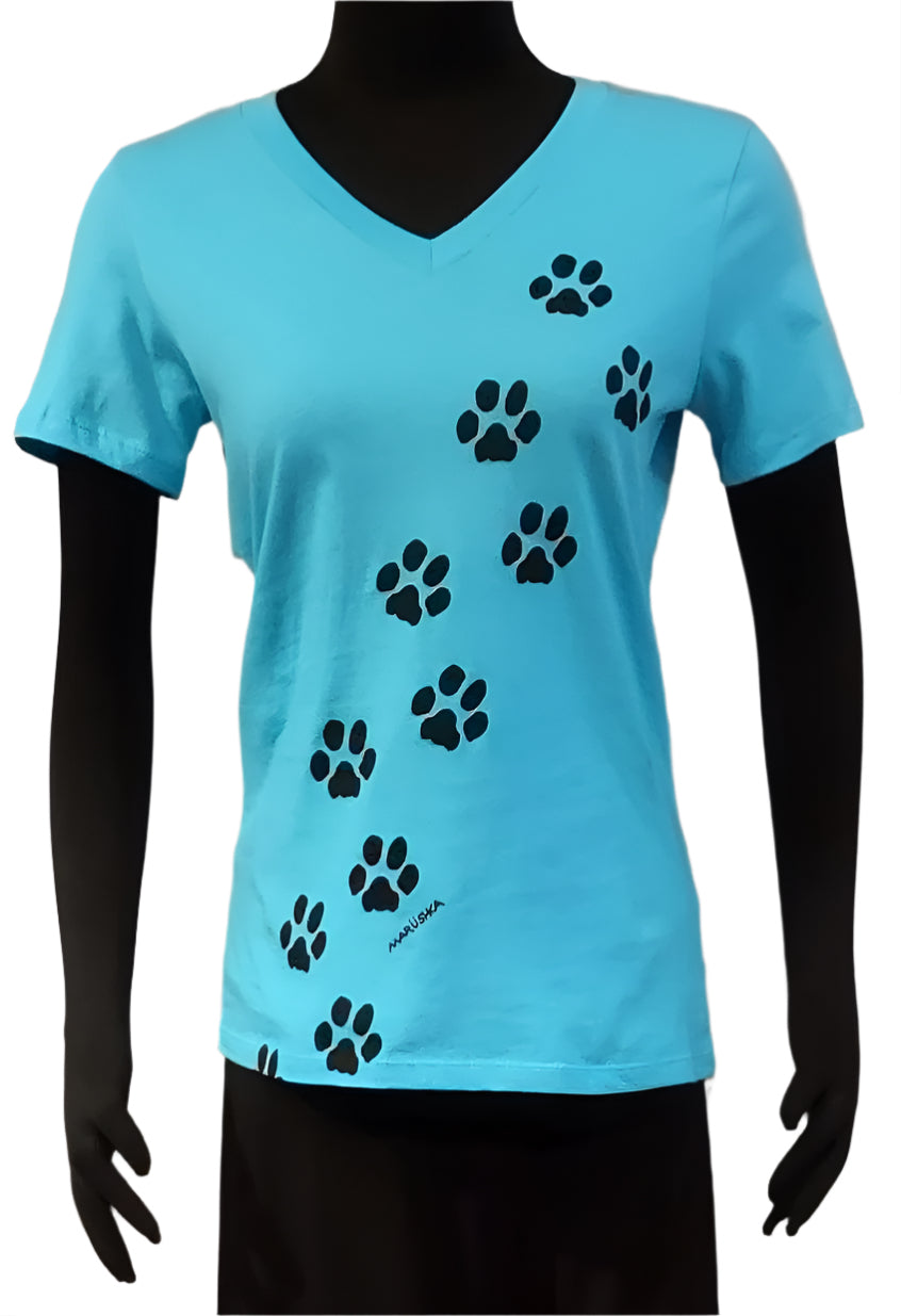 Marüshka RVN28PAW03 PAW PRINTS Black on Turquoise 100% Cotton Relaxed V-Neck Short Sleeve Tee