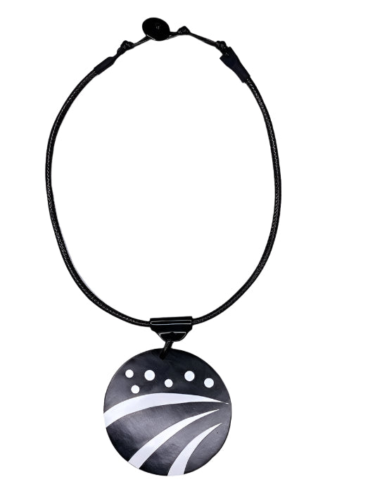 Alisha D NT405A-BW Black and White Resin Pendant Necklace