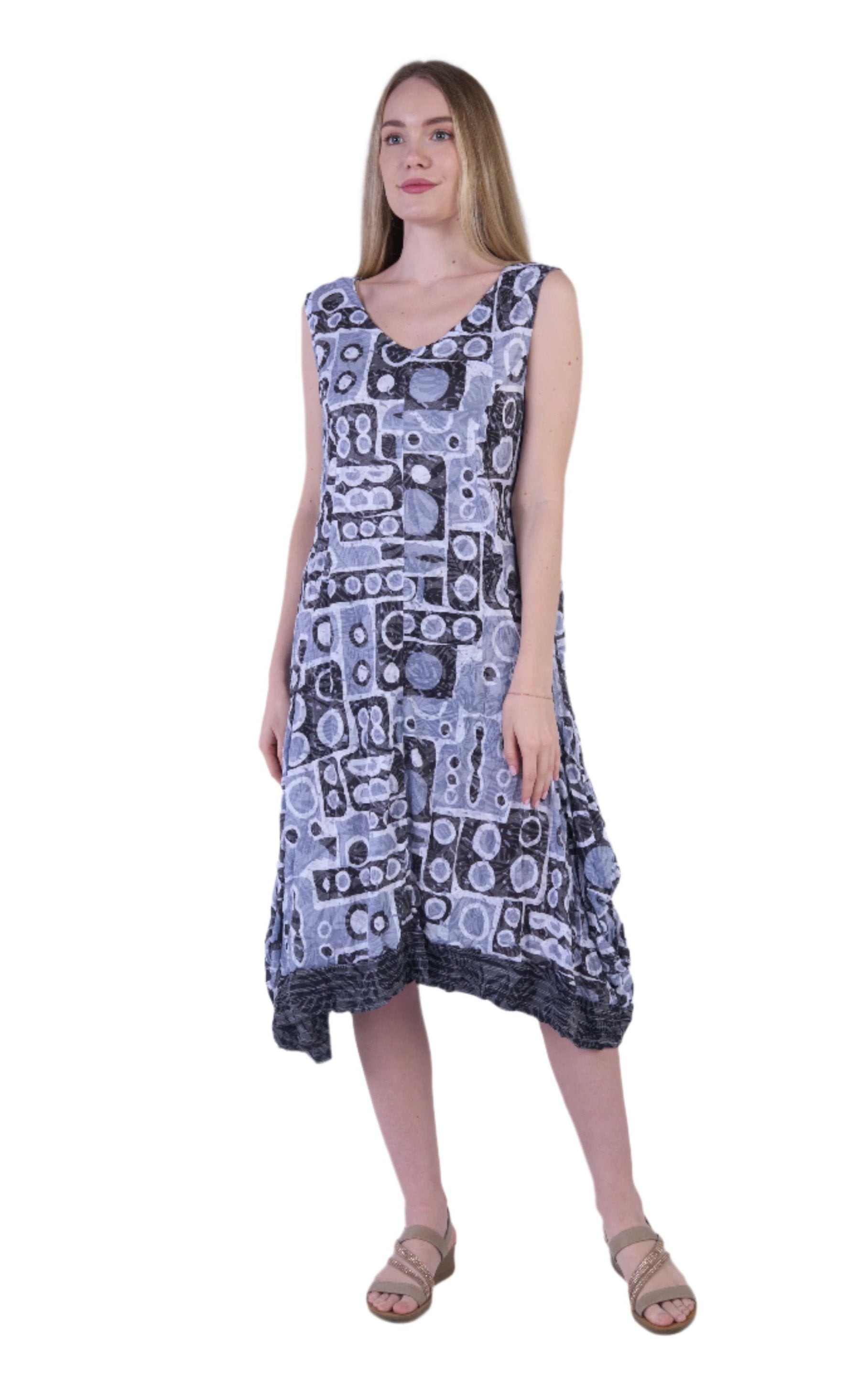 Shana 25010BK Black and White Pattern Sleeveless V-Neck Crinkle Dress