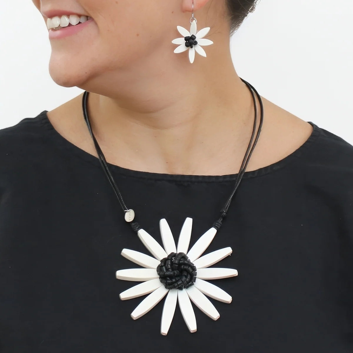 Sylca BP23N13WT WHITE Amaya Flower Statement Necklace