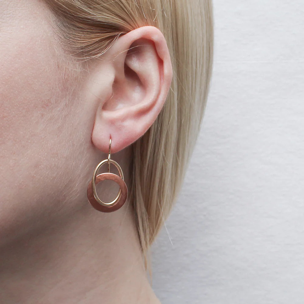 Marjorie Baer E9792CW Ring with Perpendicular Interlocking Oval Wire Ring Wire Earring
