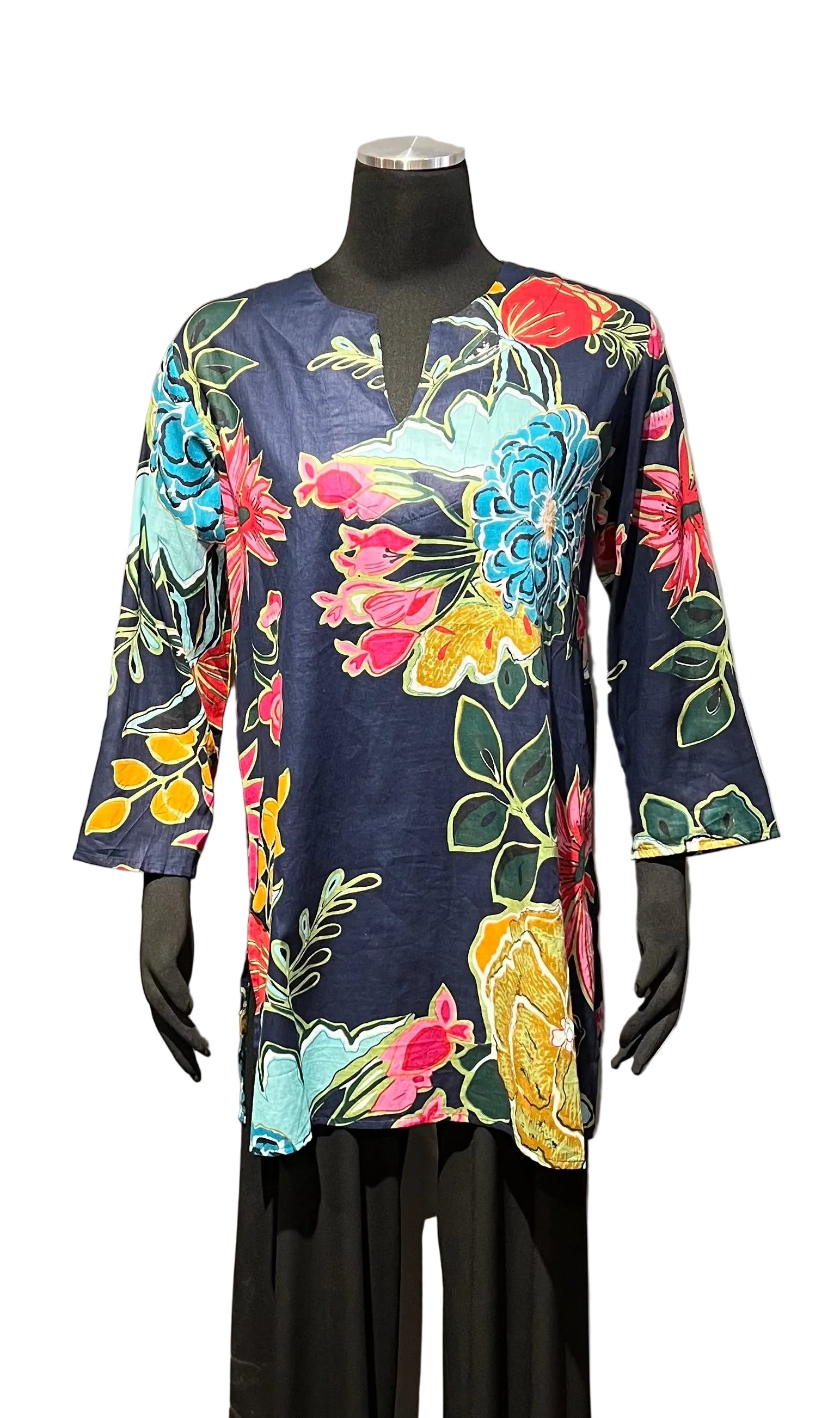 Kikisol 120NK NAVY KAILUA Split Neck 3/4 Sleeve Printed Tunic