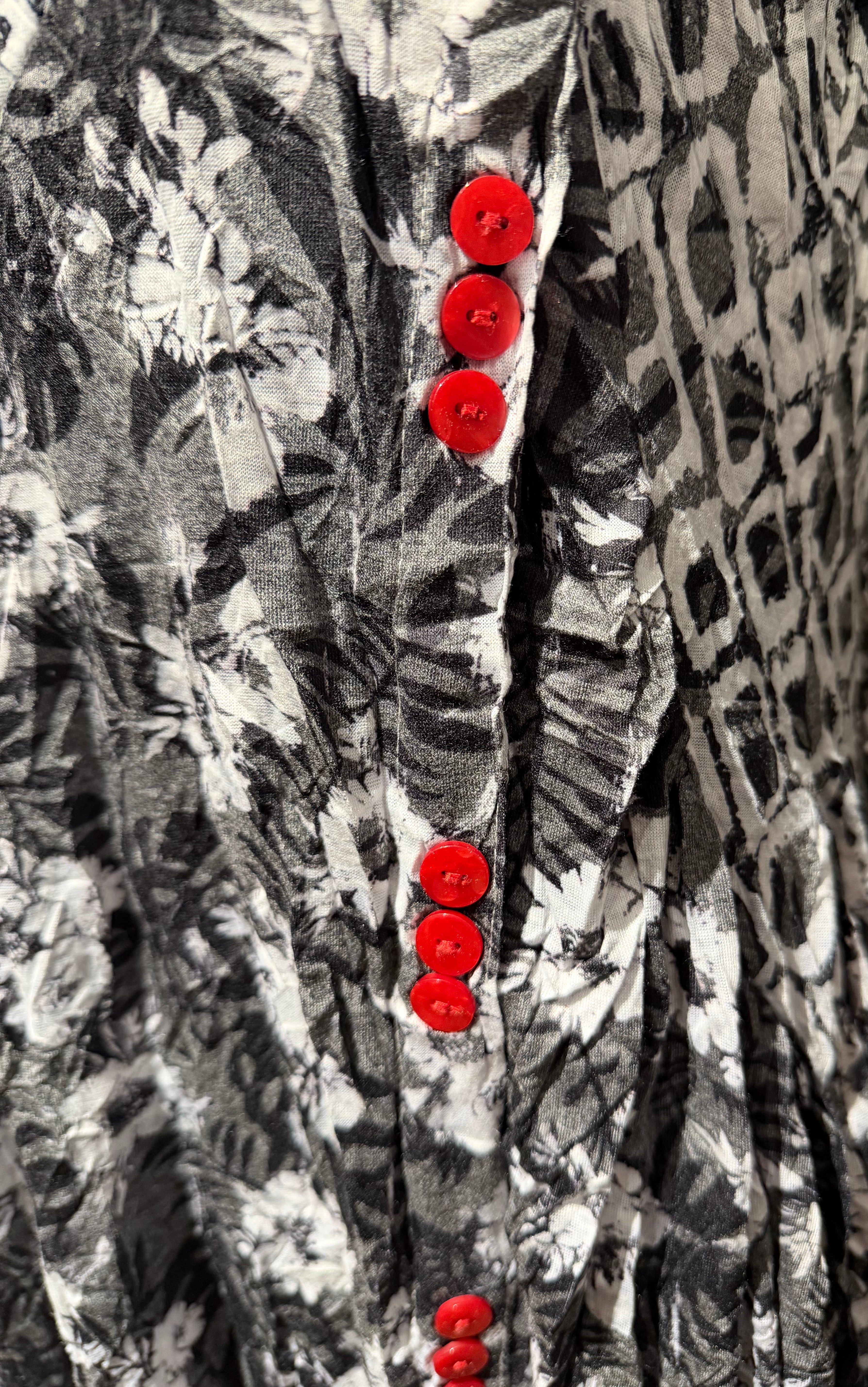 Shana 26003BW Black and White Short Sleeve Crinkle Mix Media Dress With Pockets