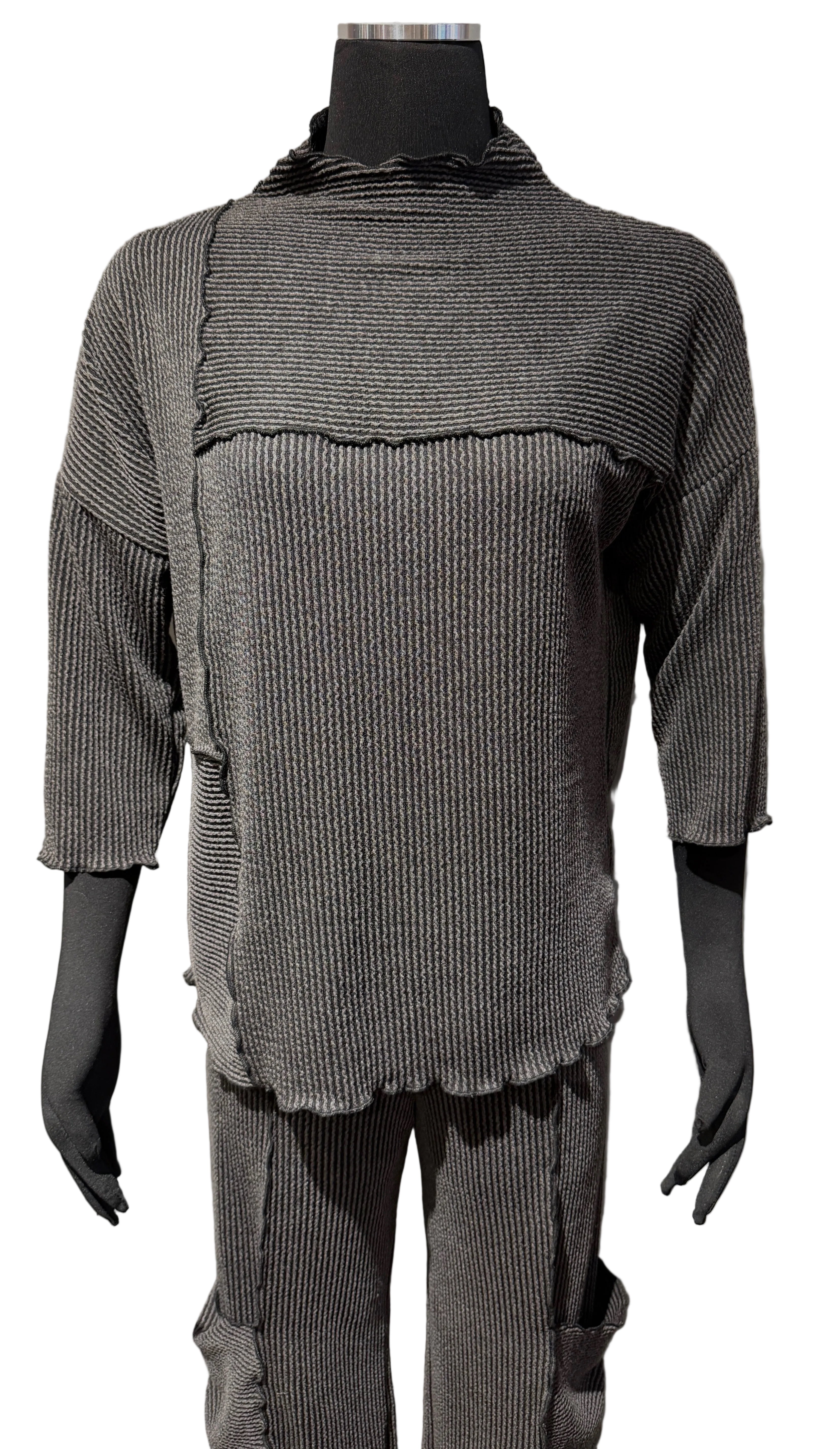 Vine Street 759CH CHARCOAL Ribbed & Pieced Lettuce Edge Long Sleeve Mock Turtleneck Tee