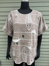 Plum Loco 9F2930TP TAUPE Fish Print One-Size Cotton Top With Pockets