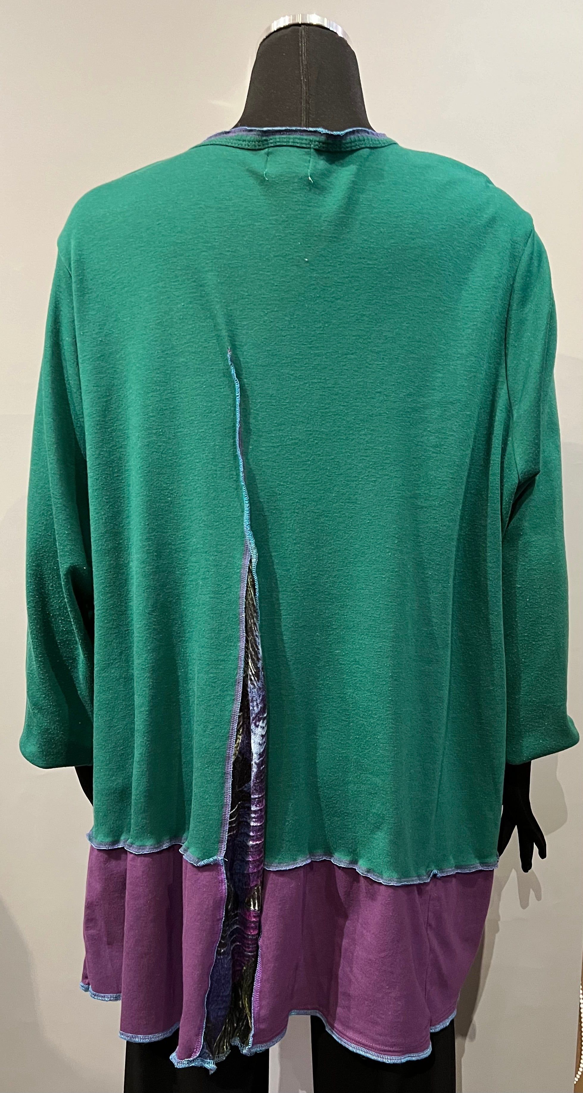 Rags 2 Riches R2R7 (Size 2X) Purple and Green Cotton Knit Button Up Top With Pockets