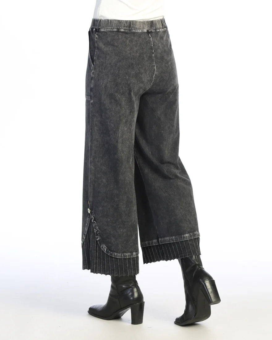 Jess & Jane M125BK Black Mineral Washed Wide Leg Pant With Pleated Rib Hem and Button Accents