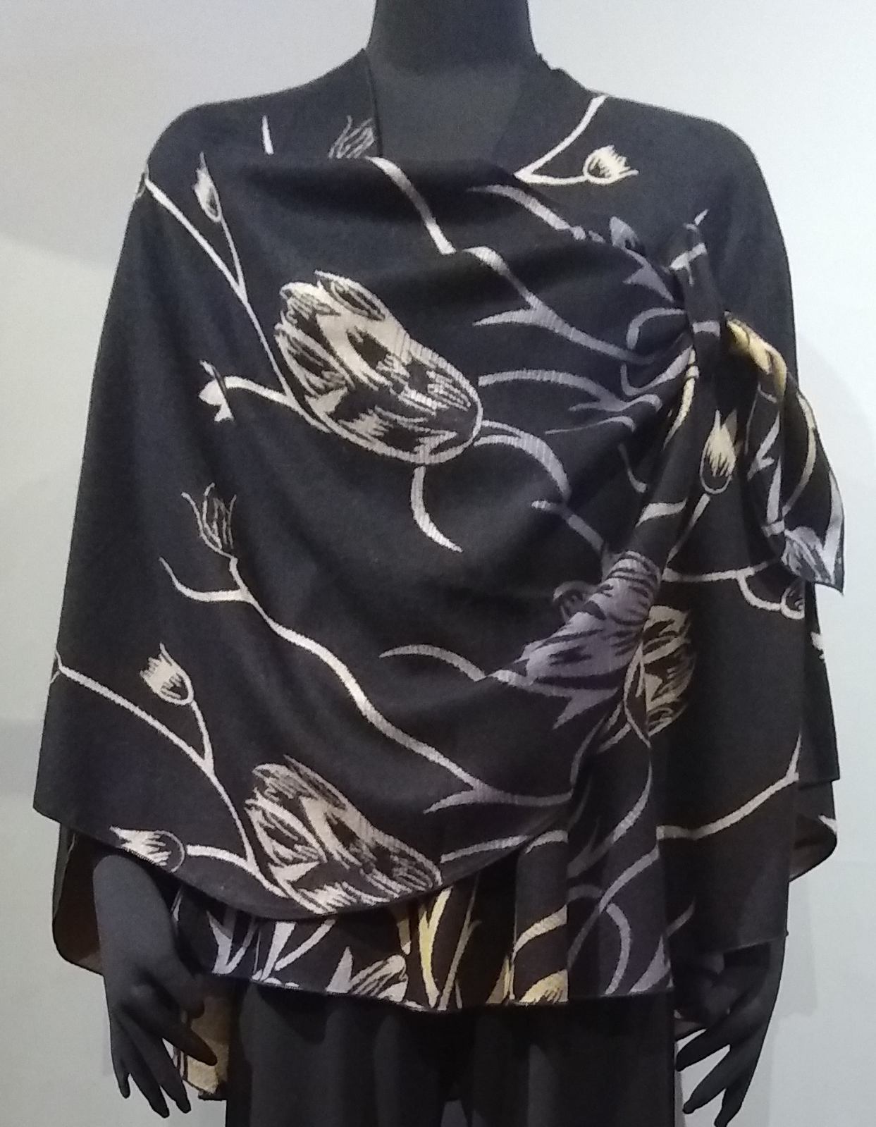 Rapti BS50 Reversible Cashmere One Size Buckle Shawl