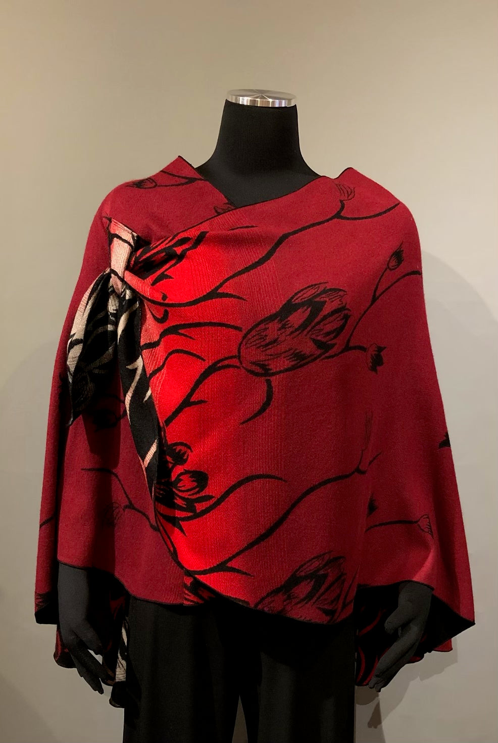 Rapti BS39 Red and Black Reversible Cashmere Buckle Shawl