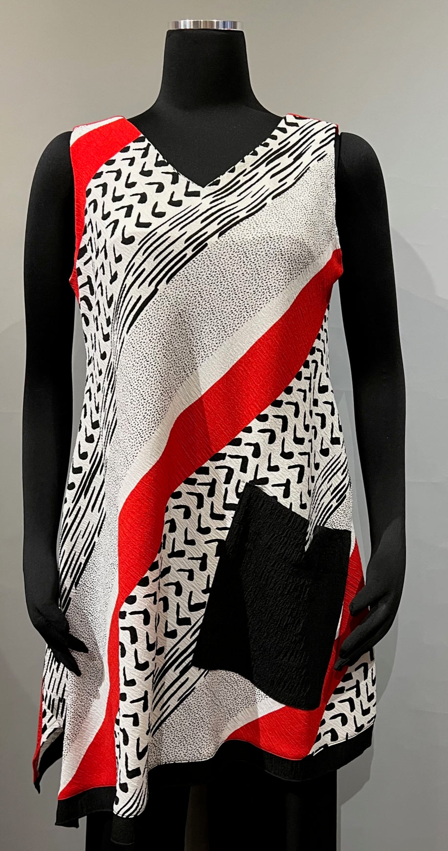 Moonlight 2828RW Red and White Sleeveless Tunic With Pocket